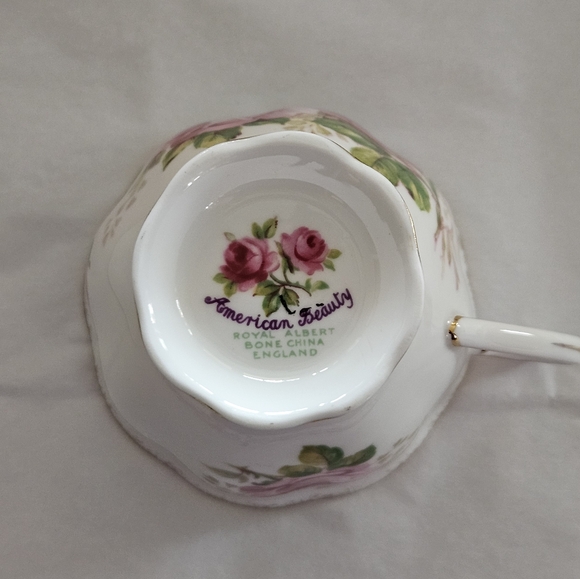 "American Beauty" cup and saucer by Royal Albert. - Picture 9 of 13